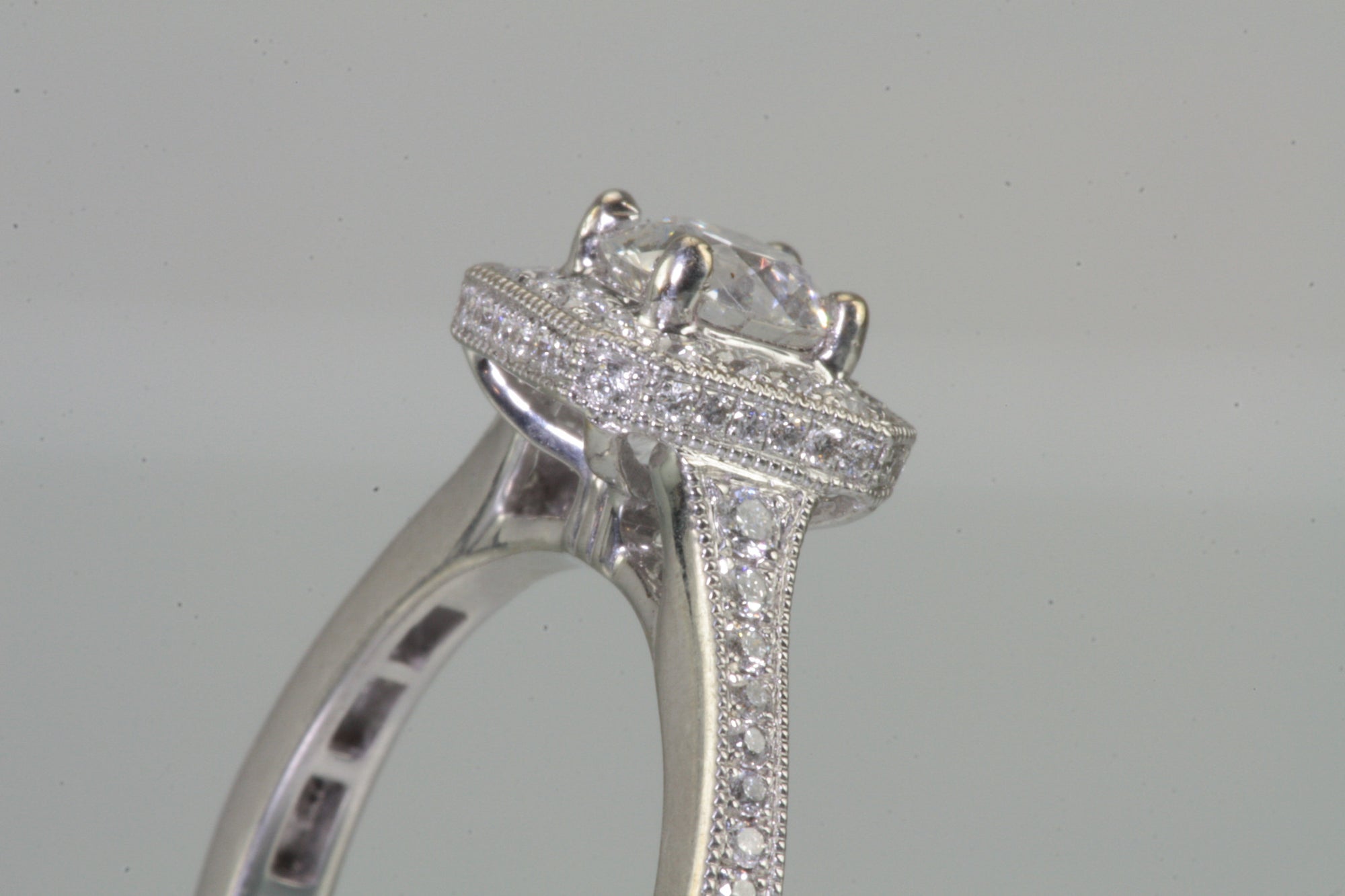 Diamond Halo Style 3/4ct Engagement Ring G SI1