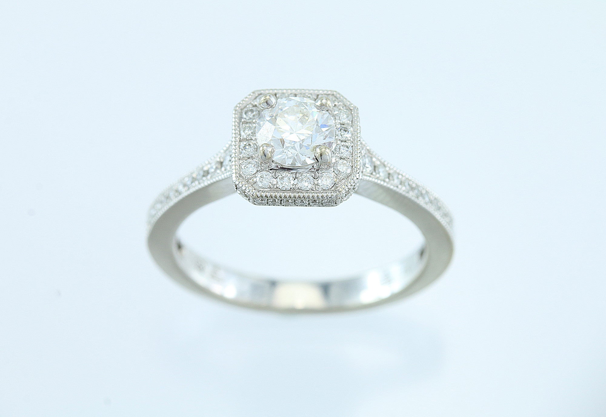 Diamond Halo Style 3/4ct Engagement Ring G SI1