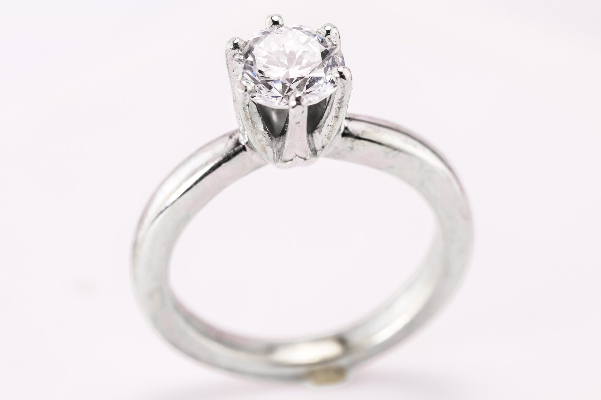 .98 Carat GVS1 White Gold Solitaire