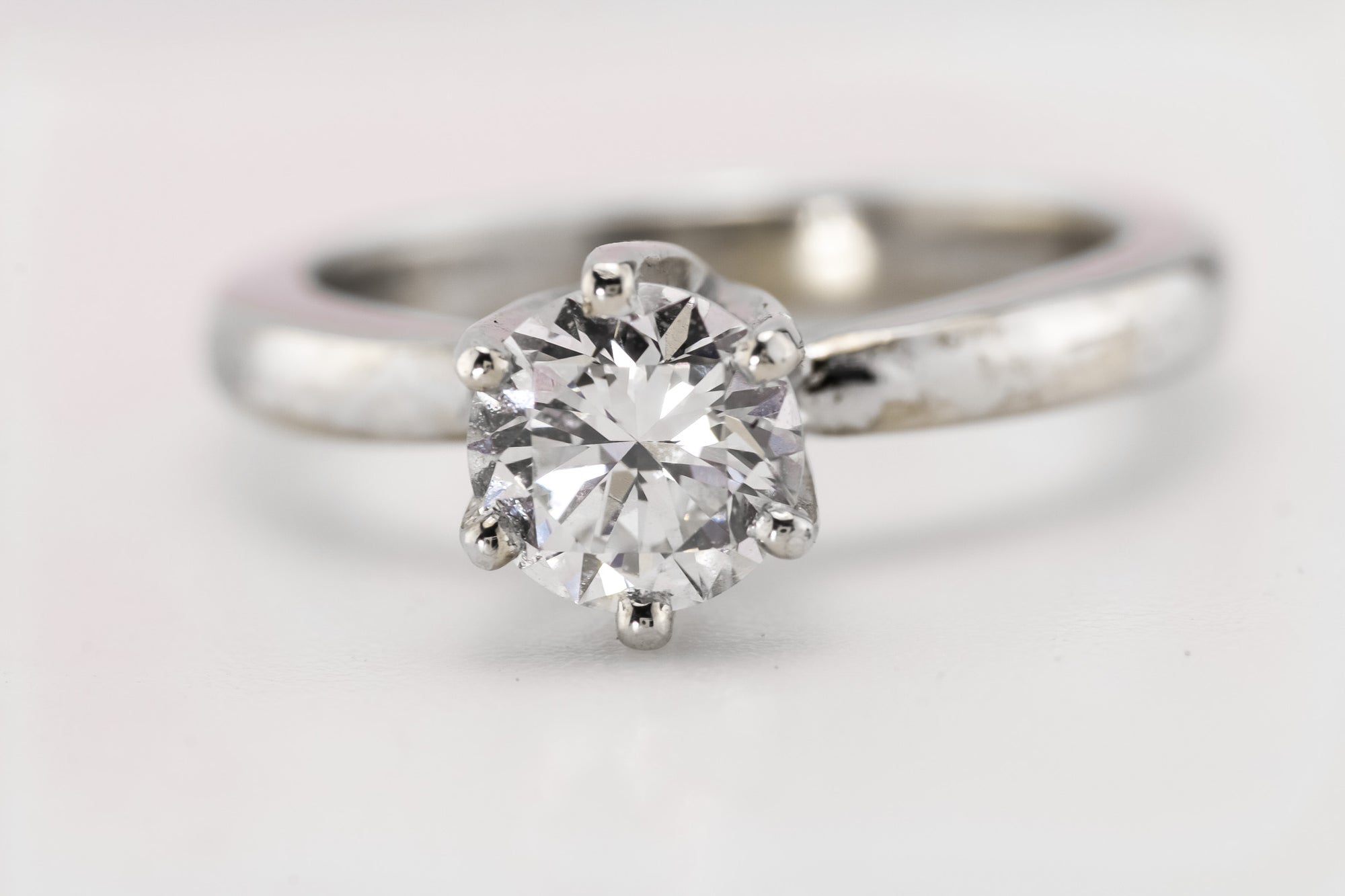 .98 Carat GVS1 White Gold Solitaire